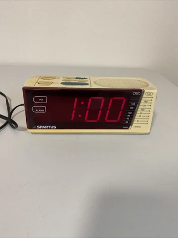Vintage Spartus Large Display AM FM Alarm Clock Radio Model 0123 Beige WORKS Cover