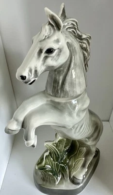 Botella decantadora de semental de whisky Jim Beam 1962 vintage de colección en gris. Foto 1 de 4