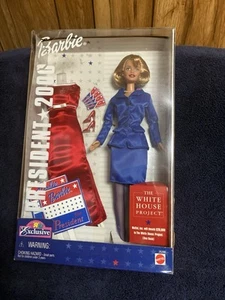 Barbie President 2000 Toys R Us Exclusive Doll 1999 Mattel - Picture 1 of 4