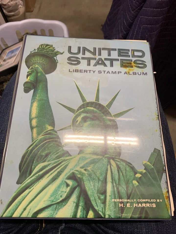 US Stamp Collection - Image 1 of 1