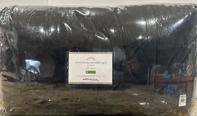 Edredón Pottery Barn de terciopelo con respaldo de Sherpa queen completo azul medianoche Foto 1 de 4