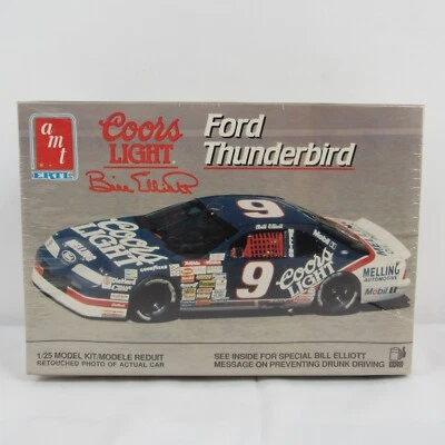 Bill Elliott #9 Coors Luz Ford Thunderbird Fresado Amt 1/24 Plástico Modelo 8160 Foto 1 de 4