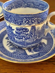 Blue Willow Balmoral China R&D England set of two teacup, saucer and small plate - Picture 1 of 9