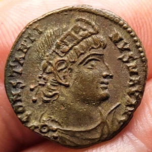 CONSTANTINE II Ancient Bronze Coin SHARP DETAILS Two Soldiers ALEXANDRIA MINT - Picture 1 of 3