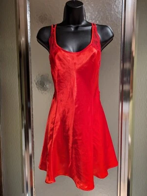 VICTORIA'S SECRET SATINADO BABYDOLL LENCERÍA SLIP CON CORREAS DE ESPAGUETI TALLA M/ROJO Foto 1 de 3