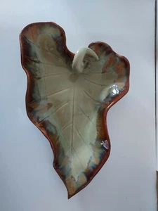 MCM Signed Pottery Glazed Leave Shape Center Piece/Tray/Dish - Picture 1 of 3