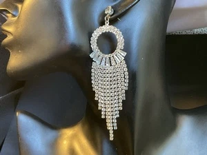 Pendientes Diamantes de Imitación Transparente Largo Cuelga Borla Tono Plata Pierce - Imagen 1 de 5