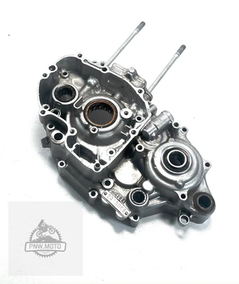 2008 2009 HONDA CRF250R CRF 250R OEM LEFT CRANK CASE CRANKCASE DAMAGED - Image 1 of 4