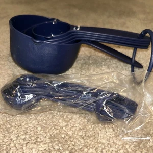 10 Piece Measuring Cups and Spoons Set, Plastic Kitchen Measuring Tools - Picture 1 of 2