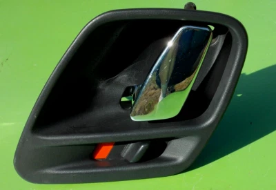 JEEP GRAND CHEROKEE 01-04 FRONT LEFT DOOR HANDLE INSIDE 5FX75TRM-AB-LAR OEM - Imagem 1 de 4