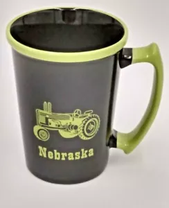 Taza/taza de café Nebraska negra y verde 12 oz. Tractor - Imagen 1 de 5
