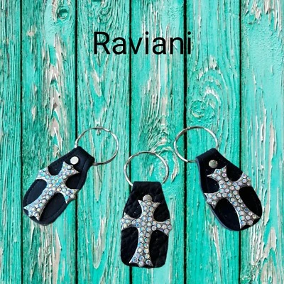Llavero Cruz Raviani en Cuero Negro W-AB Cristales Foto 1 de 3