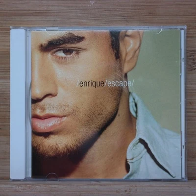 Enrique Escape CD Album 2001 Pop Latin Hits Foto 1 de 4