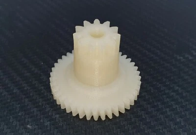 Engranaje de Nylon Para Motor Cortafiambres Clatronic MA2964N MA 2964N