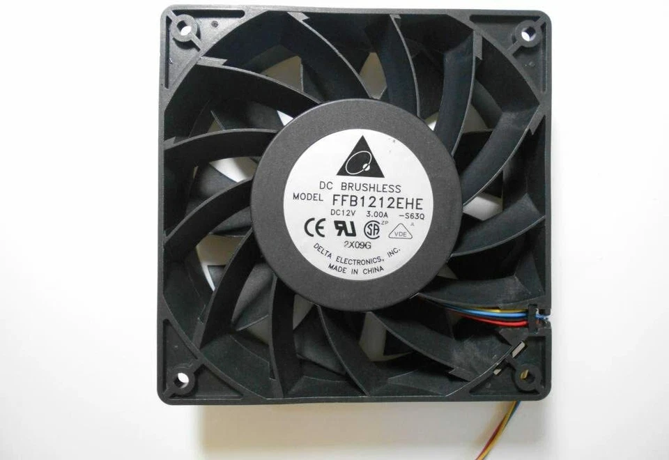 VENTOLA DELTA 12X12X38cm EFB1212EHE Potente 190cfm cuscinetto 12V 3PIN 120X120 - Immagine 1 di 1