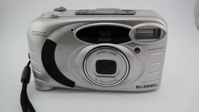 BELL & HOWELL PZ2200 35mm FILM CAMERA JAPAN LENS AS IS - possibly working - Image 1 of 4