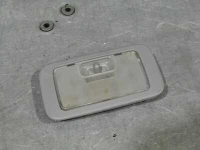 Luz domo trasera Mitsubishi Endeavor 2004-2008 OEM 04 05 06 07 08 Foto 1 de 2