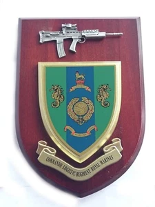 Placa de pared militar del regimiento logístico de los Royal Marines + peltre SA80 - Imagen 1 de 1