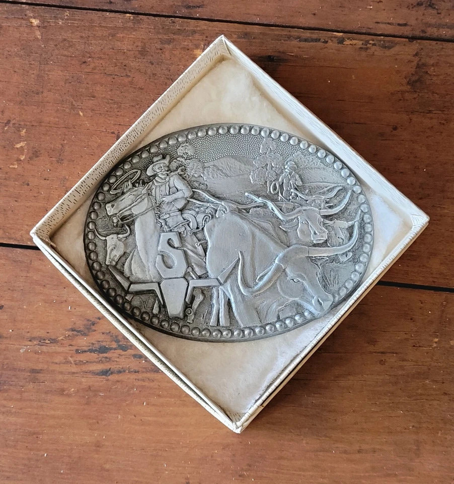 DE COLECCIÓN ZEE SERIE PREMIO DISEÑO RODEO HEBILLA DE CINTURÓN con CAJA ORIGINAL EE. UU. NUEVO EN CAJA Foto 1 de 4