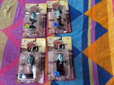 Sideshow - Munsters Little Big Heads Herman, Lily, Eddie y el abuelo. NUEVO Precintado Foto 1 de 4