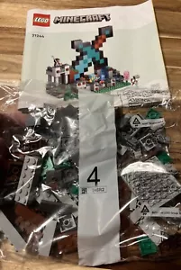 LEGO Minecraft: L'Avamposto della Spada (21244) Borsa #4 e Manuale Ricambi Sigillo - Foto 1 di 4