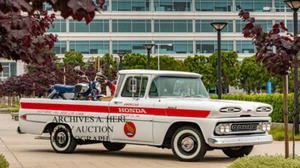 Chevrolet pickup Honda Super Cub CB160 1961 press photo factory photograph - Picture 1 of 1