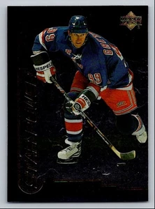 1999-00 UPPER DECK WAYNE GRETZKY NEW YORK RANGERS #136 - Picture 1 of 2