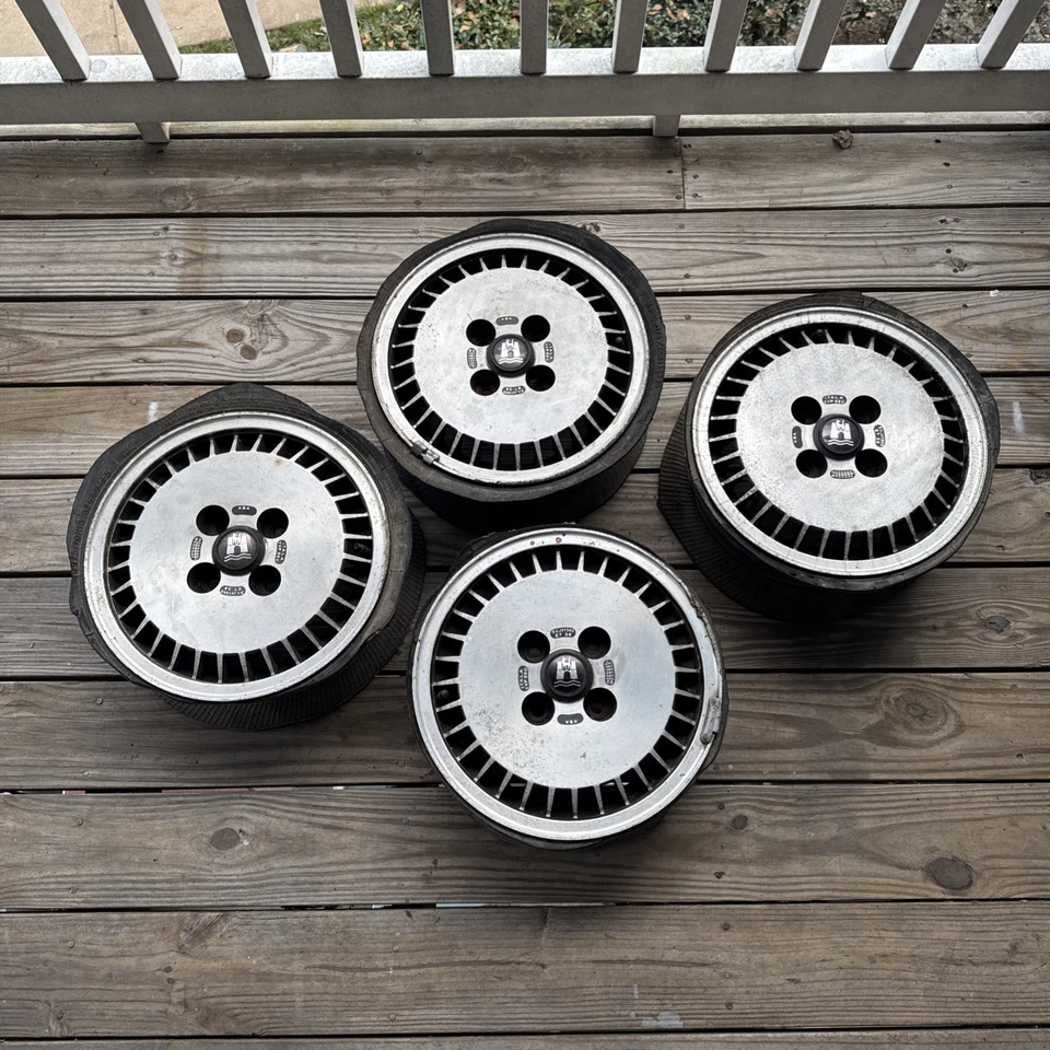 VW Audi Golf Jetta Rabbit 13” Wolfsburg Rueda Itala Tipo 22C Juego de cuatro Mk1 Mk2 Foto 1 de 4