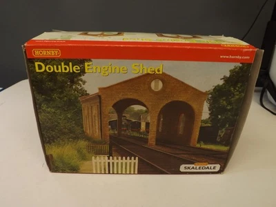 HORNBY SKALEDALE "00" R.8637 DOUBLE ENGINE SHED BOXED - Image 1 of 4