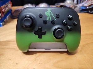 PowerA Legend of Zelda Link Wired Controller Nintendo Switch Green & Black - Picture 1 of 6