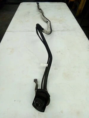 宝马 X5 E70 2009 - 2013 柴油 35d DEF SCR UREA 无源油箱填充盖软管线  — 第 1/4 张图片