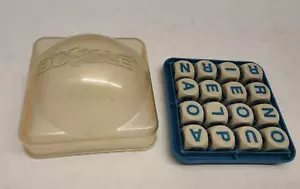 Boggle Game Replacement Parts 16 Letter Dice & Blue Tray Parker Brothers 1992 - Picture 1 of 7