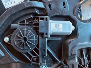 Volvo V40 2017 Window Engine Front Right 966269103, 966269-103 170 #1317630-91 - Picture 1 of 9