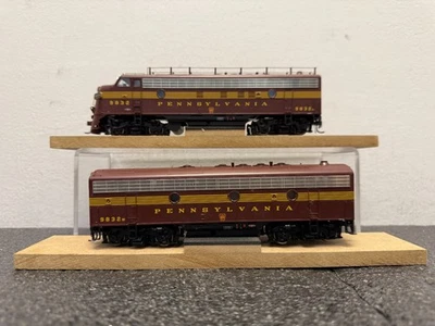 Athearn HO G22222 Pennsylvania  FP7/F7B Passenger set #9832A & #9832B DCC Ready - Image 1 of 4