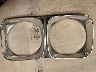 Oldsmobile Cutlass 442 1970 bisel de faro de aluminio derecho derecho GM Olds Foto 1 de 4