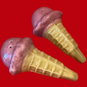 Vintage Strawberry Ice Cream Cone Salt and Pepper Shakers Set - Picture 1 of 6