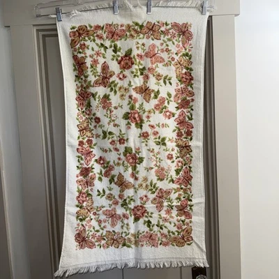 Vintage Floral & Butterflies Cannon Textured Bath Towel Cottagecore Made in USA - Image 1 of 4