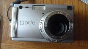 Pentax Optio S5i 5.0mp Compact Digital Camera -  Charger and  Accessories - Picture 1 of 4