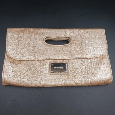 Bolso sin asas vintage Y2K Nine West beige perla imitación vegano cuero cocodrilo en relieve   Foto 1 de 4