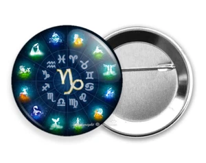 HORÓSCOPO ZODIACO DE CAPRICORNIO SIGNO ASTROLOGÍA DE LA SUERTE SÍMBOLO PINBACK BOTÓN REGALO - Imagen 1 de 1
