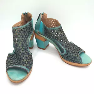 L' Artiste by Spring Step ~Hibiskus Blue Leather Sandals~ Women EU 38 US 7.5 - Picture 1 of 14