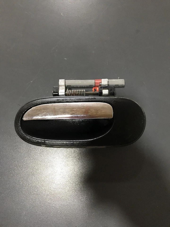 Manija puerta delantera izquierda Nissan Almera Tino 2004 año Rhd Foto 1 de 4