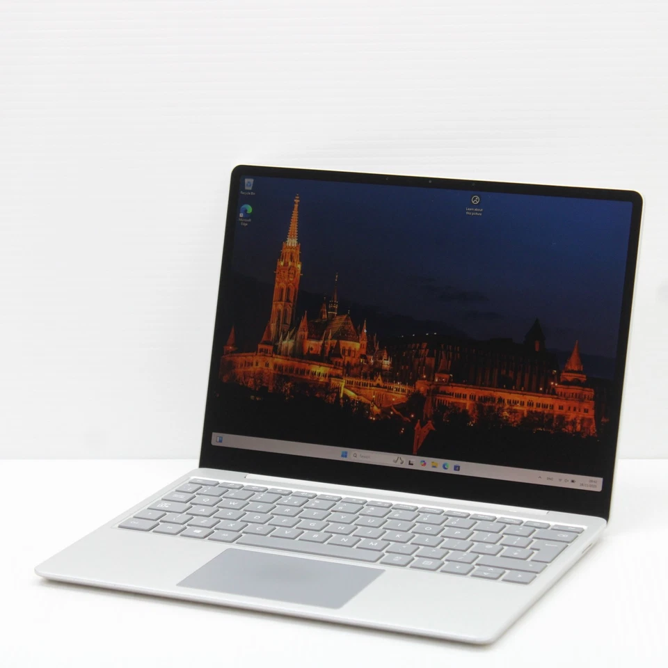 Microsoft Surface Laptop Go 12.5 in Intel i5 1035G1 8GB RAM 256GB SSD Win 11 Pro - Image 1 of 4