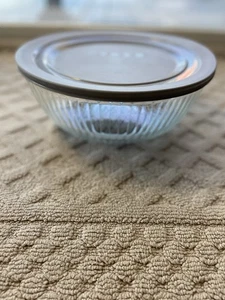 Vintage Pyrex große Klarglas Rühr-/Servierschüssel 7404-S; gerippt 4,5 Quart mit Deckel - Bild 1 von 7