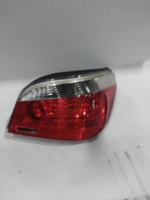 Conjunto de luz trasera derecha usado se adapta a: BMW 545I 2005 lente roja y transparente grado derecho Foto 1 de 3