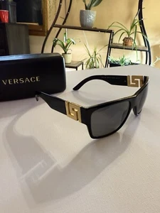 Gianni Versace Vintage Sunglasses Black Medusa Gold - Picture 1 of 5