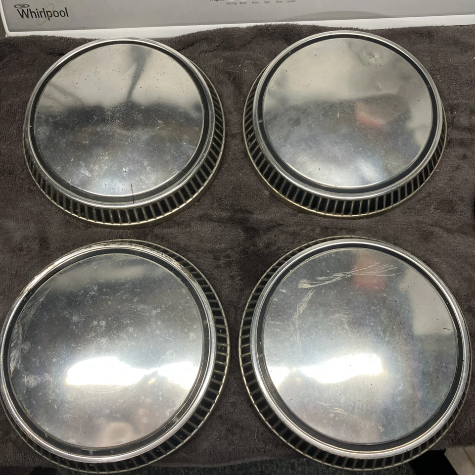 (4) 1971-1980 Ford Pinto, Mustang Fox Body, Mercury Bobcat CALOTAS PARA PRATO DE CACHORRO - Imagem 1 de 4