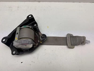 Cinturón de seguridad trasero 3ª fila centro toyota sienna 11-17 Foto 1 de 3