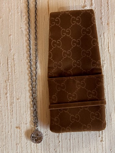 Collana con ciondolo GUCCI AD INCASTRO GG