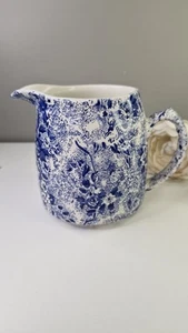 Brocca ceramica vintage Laura Ashley blu e bianca floreale ottime condizioni - Foto 1 di 9